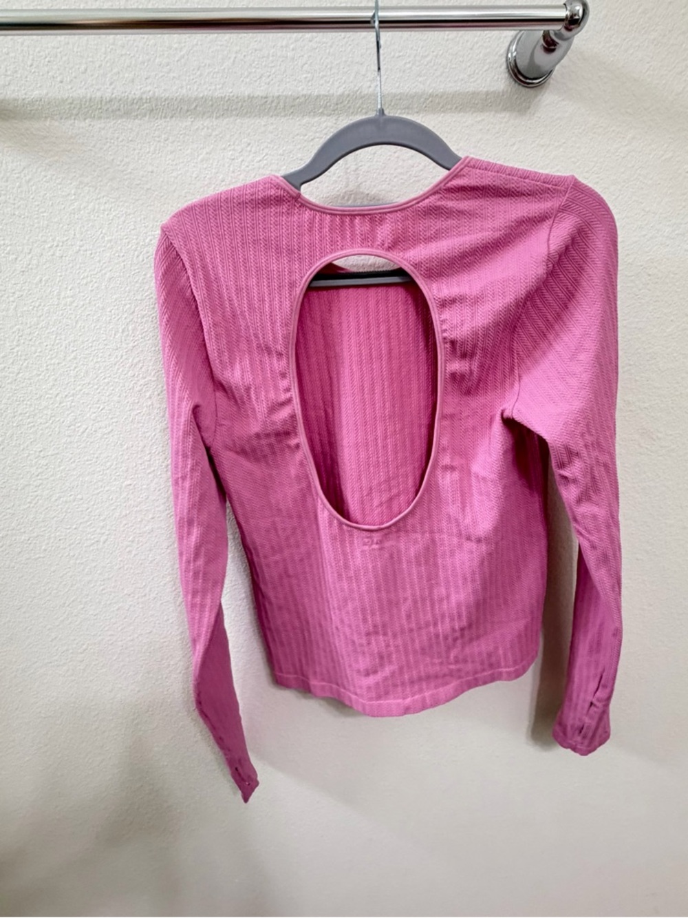 PINK Victoria's Secret Bubblegum Pink Ribbed Long Sleeve Crewneck - Picture 6 of 8